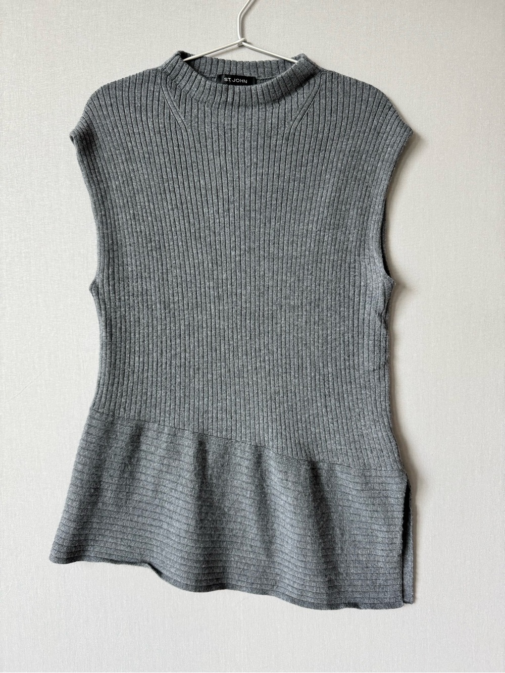St. John Charcoal Gray Ribbed Knit 100% Wool Sleeveless Asymmetric Peplum Vest